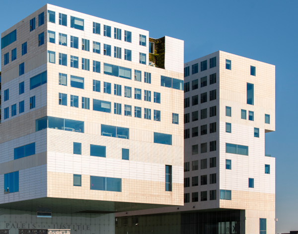 gebouw van het paleis van justitie in Amsterdam