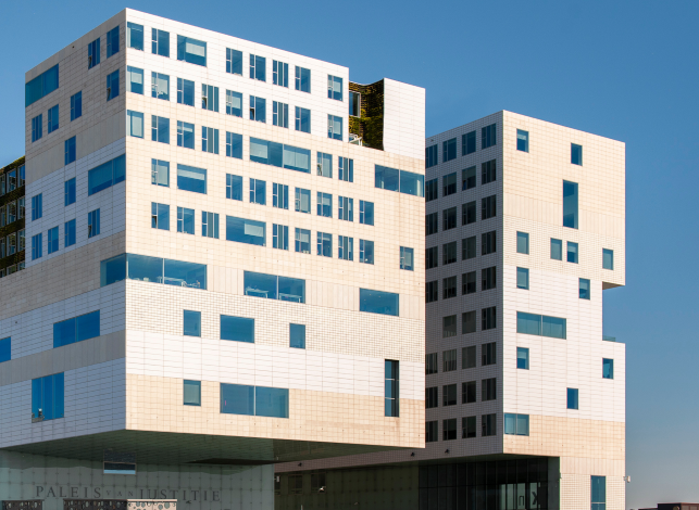 gebouw van het paleis van justitie in Amsterdam